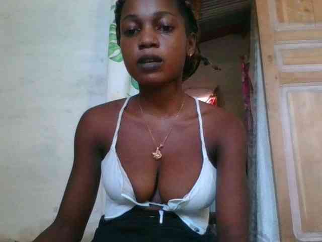 LovelyBlackGirl webcam