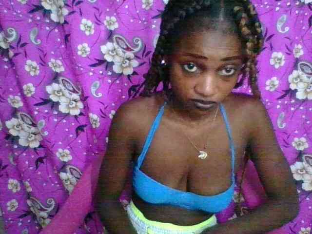 LovelyBlackGirl webcam