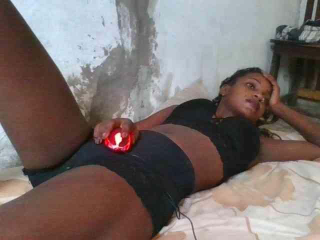 LovelyBlackGirl webcam