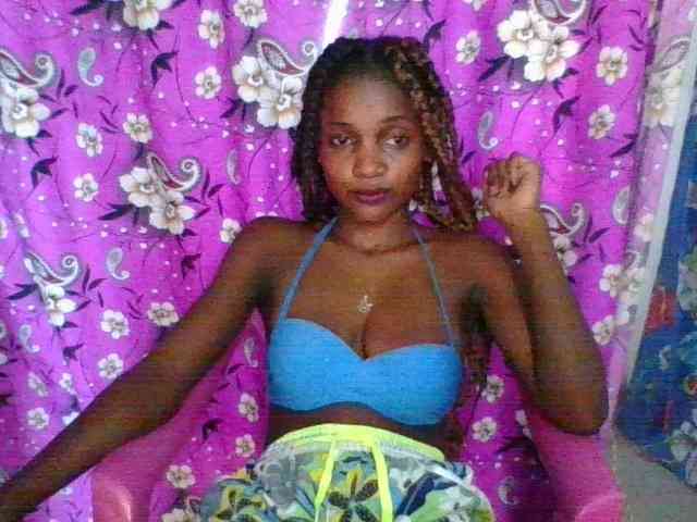 LovelyBlackGirl webcam