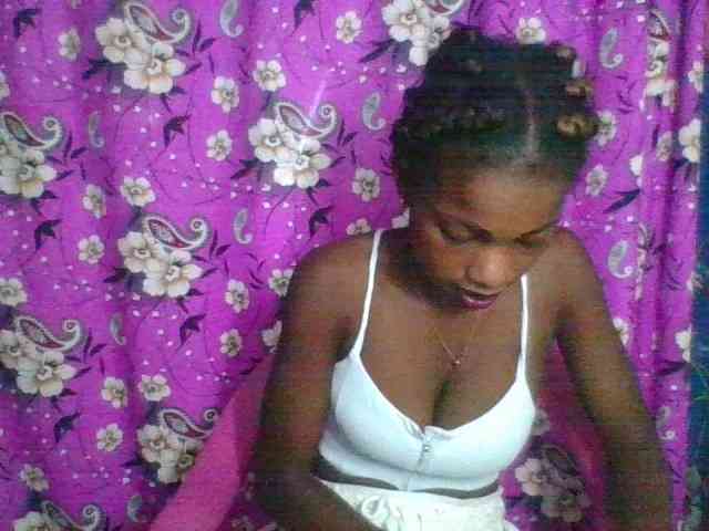 LovelyBlackGirl webcam