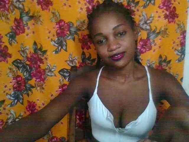 LovelyBlackGirl webcam