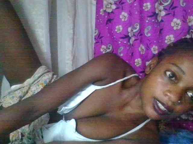 LovelyBlackGirl webcam