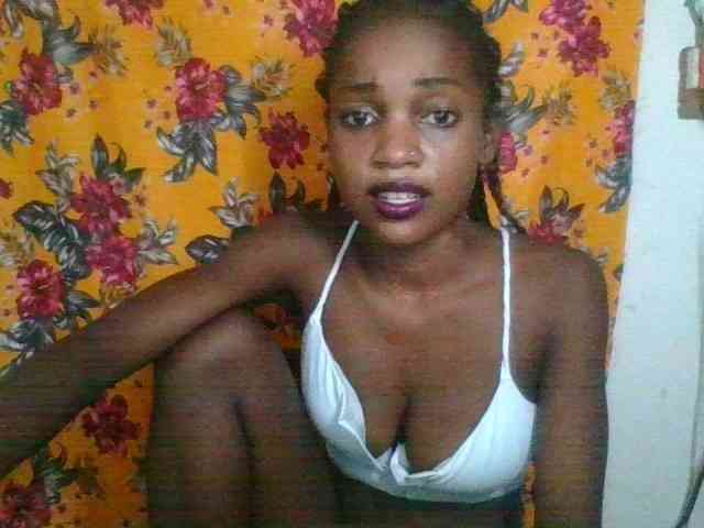 LovelyBlackGirl webcam