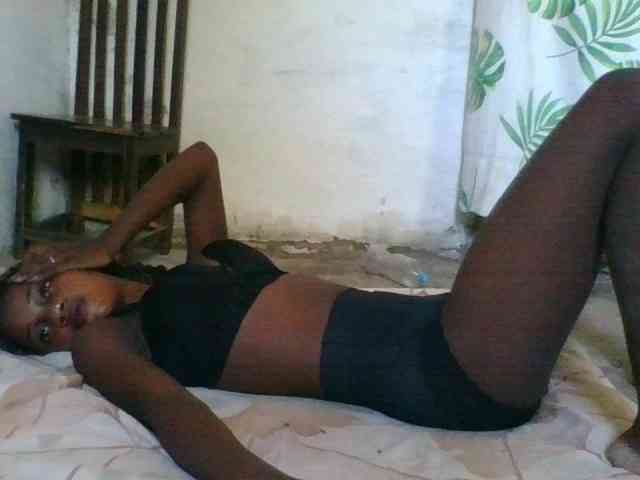 LovelyBlackGirl webcam