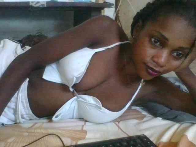 LovelyBlackGirl webcam