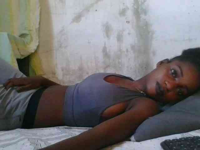 LovelyBlackGirl webcam