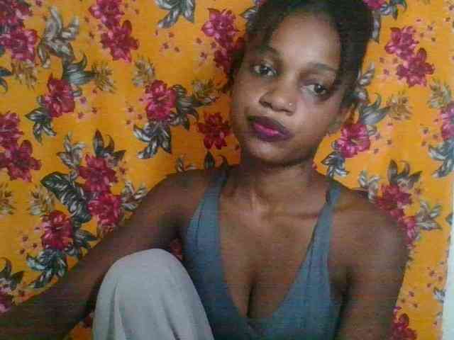 LovelyBlackGirl webcam