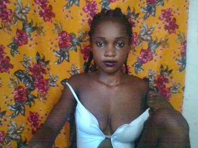 LovelyBlackGirl webcam