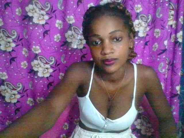 LovelyBlackGirl webcam