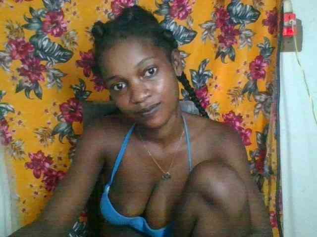 LovelyBlackGirl webcam