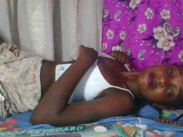 LovelyBlackGirl webcam