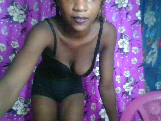 LovelyBlackGirl webcam