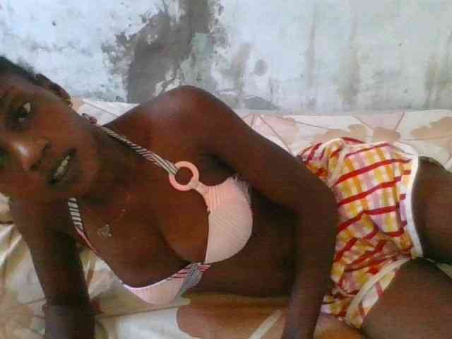 LovelyBlackGirl webcam