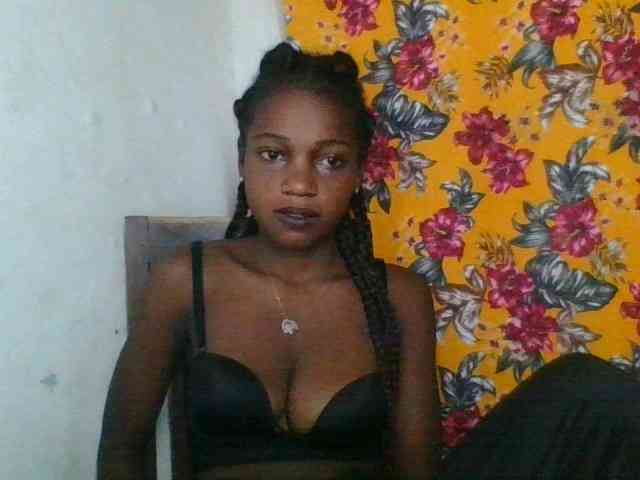 LovelyBlackGirl webcam