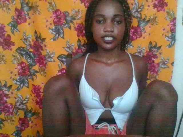 LovelyBlackGirl webcam