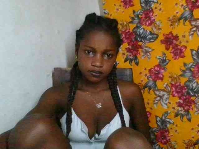 LovelyBlackGirl webcam