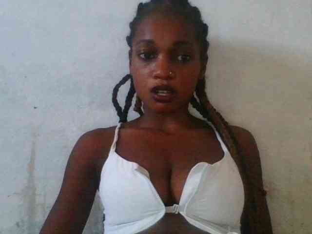 LovelyBlackGirl webcam