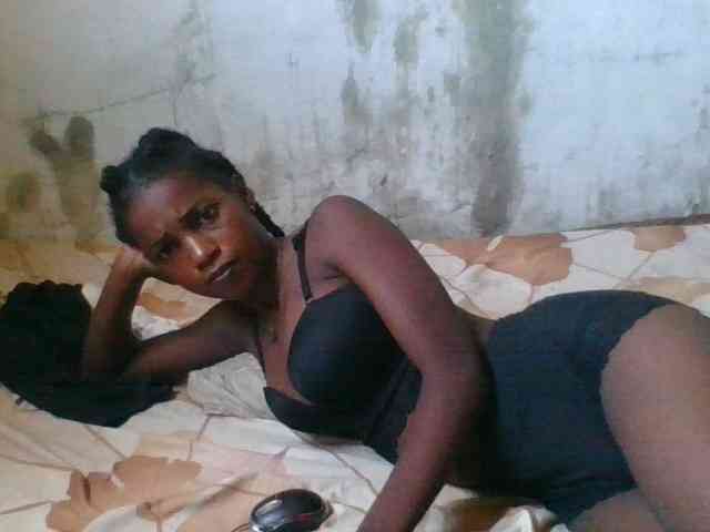 LovelyBlackGirl webcam