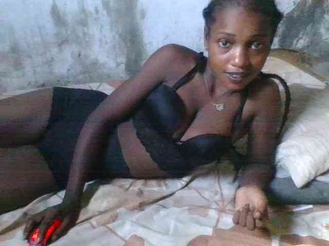 LovelyBlackGirl webcam