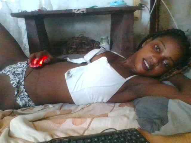 LovelyBlackGirl webcam