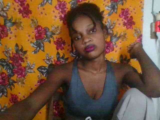 LovelyBlackGirl webcam