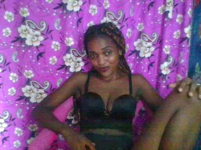 LovelyBlackGirl webcam