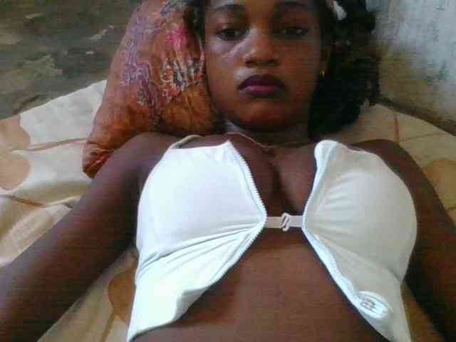 LovelyBlackGirl webcam