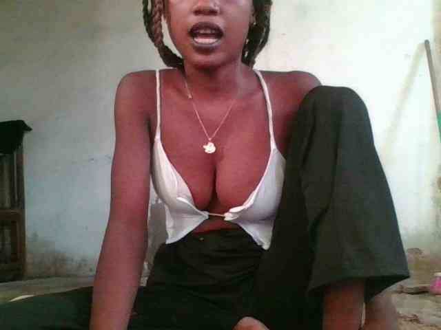 LovelyBlackGirl webcam