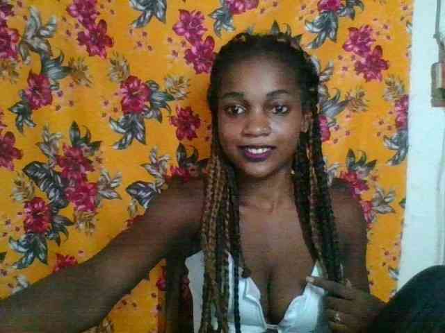 LovelyBlackGirl webcam