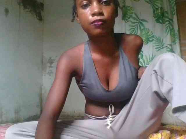 LovelyBlackGirl webcam