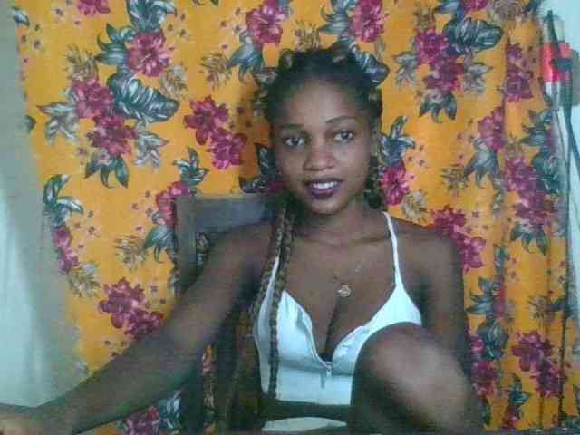 LovelyBlackGirl webcam