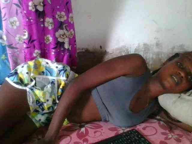 LovelyBlackGirl webcam