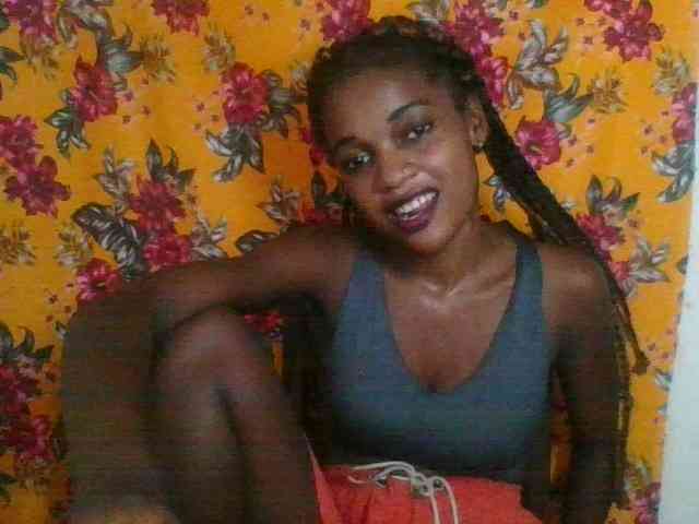 LovelyBlackGirl webcam