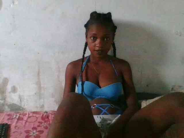 LovelyBlackGirl webcam