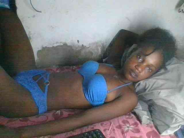 LovelyBlackGirl webcam