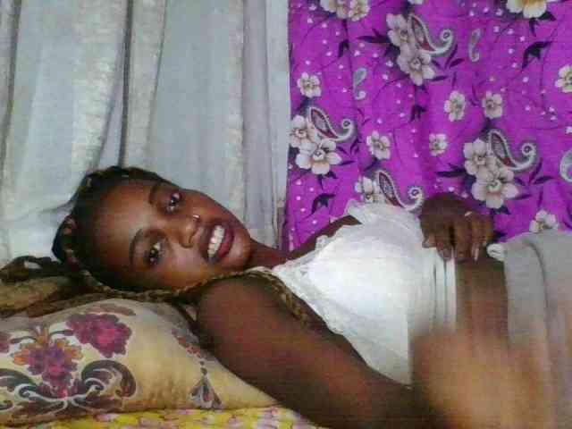 LovelyBlackGirl webcam