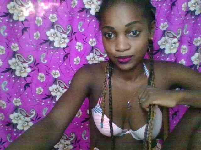 LovelyBlackGirl webcam