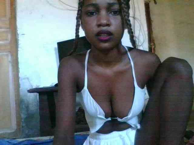 LovelyBlackGirl webcam