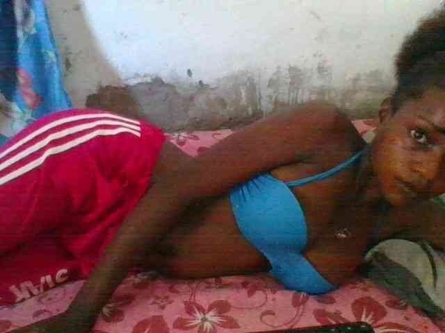 LovelyBlackGirl webcam