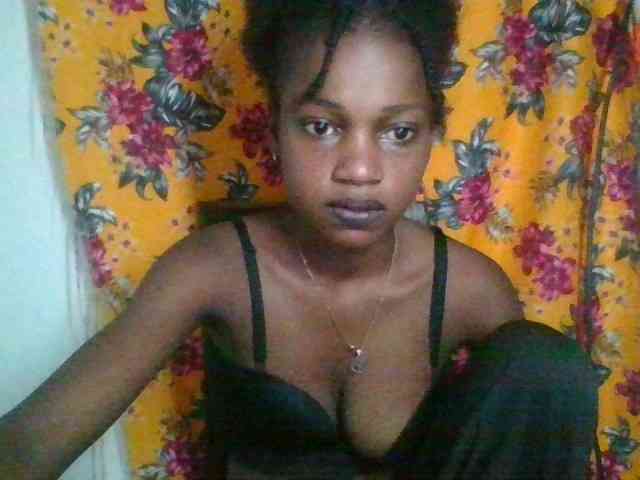 LovelyBlackGirl webcam