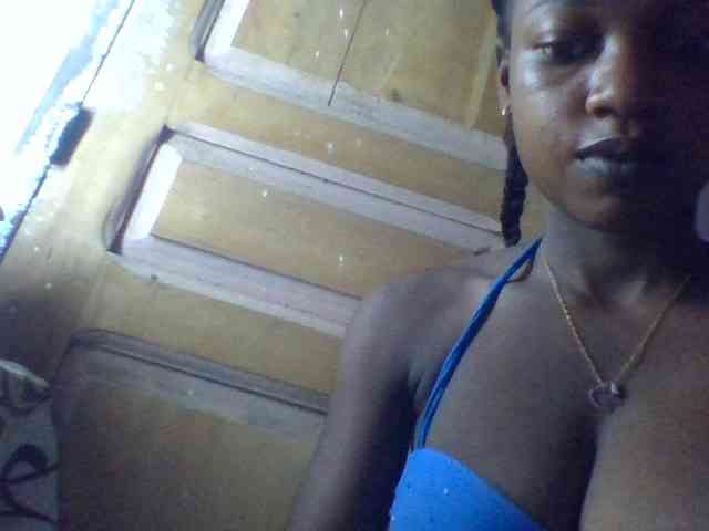 LovelyBlackGirl webcam