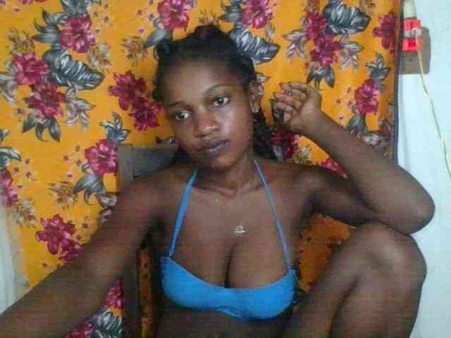 LovelyBlackGirl webcam