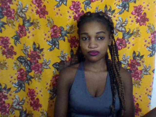 LovelyBlackGirl webcam