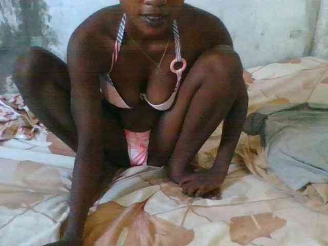 LovelyBlackGirl webcam