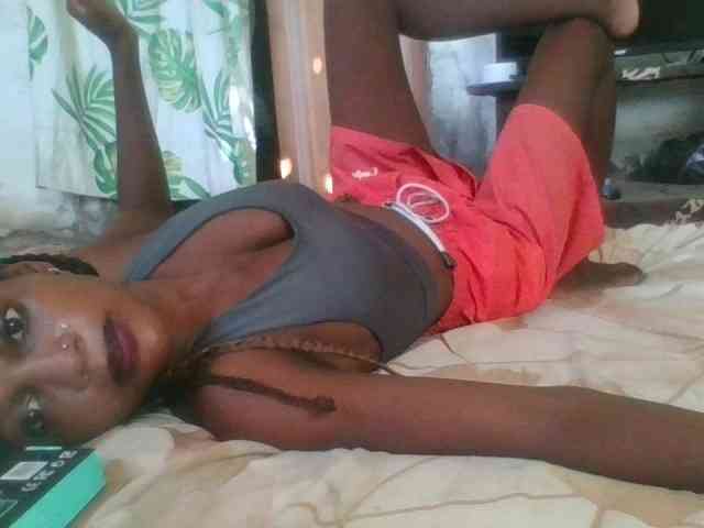 LovelyBlackGirl webcam