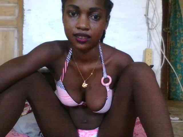 LovelyBlackGirl webcam