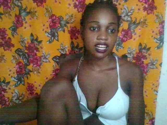 LovelyBlackGirl webcam