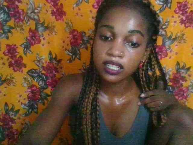 LovelyBlackGirl webcam