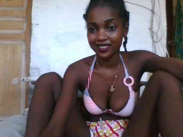 LovelyBlackGirl webcam